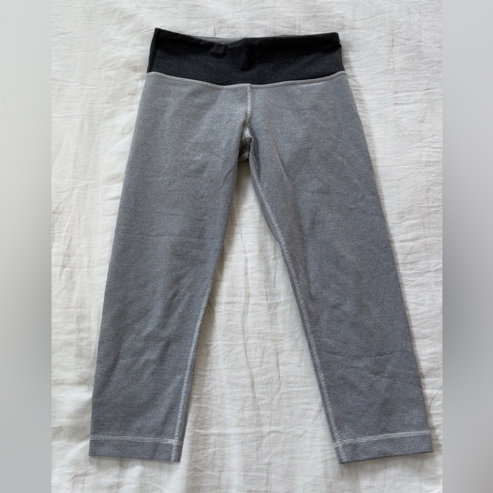 Lululemon Athletica Gray Crop Leggings Soft Comfortable Fit